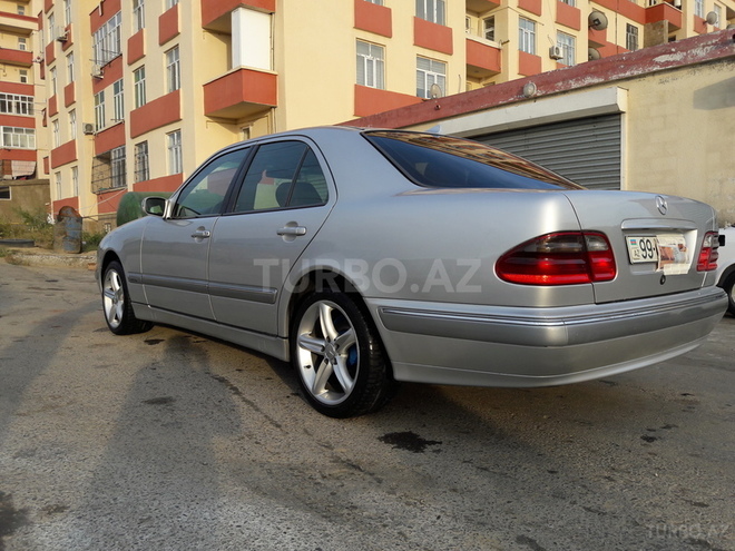Mercedes E 220 2000, 250,000 km - 2.2 l - Bakı