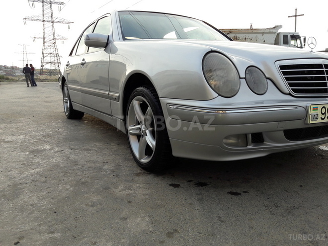 Mercedes E 220 2000, 250,000 km - 2.2 l - Bakı