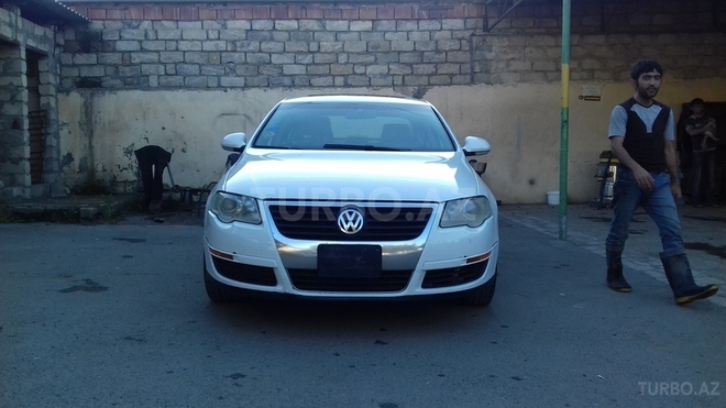 Volkswagen Passat 2006, 195,680 km - 2.0 l - Gəncə