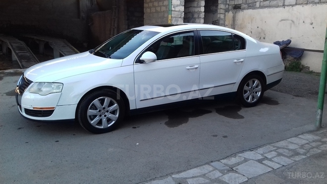 Volkswagen Passat 2006, 195,680 km - 2.0 l - Gəncə