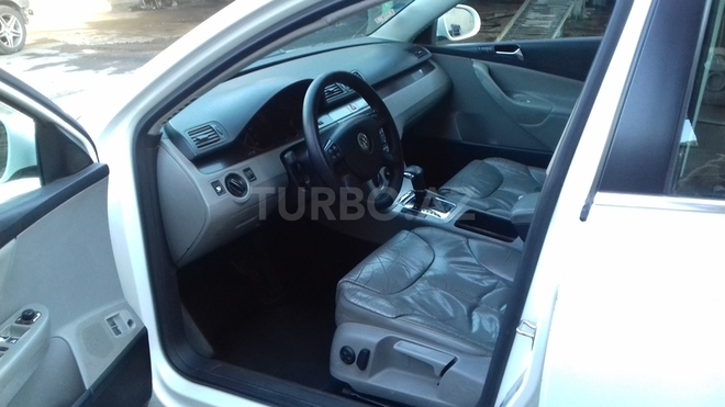 Volkswagen Passat 2006, 195,680 km - 2.0 l - Gəncə