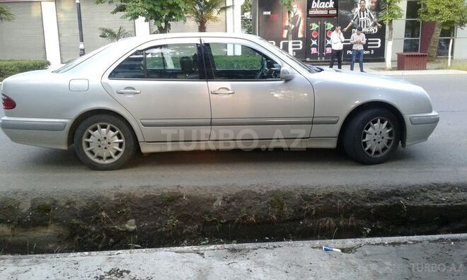Mercedes E 280 2000, 232,943 km - 2.8 l - Bakı