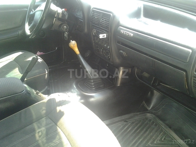 GAZ 31105 2005, 175,000 km - 2.3 l - Şamaxı