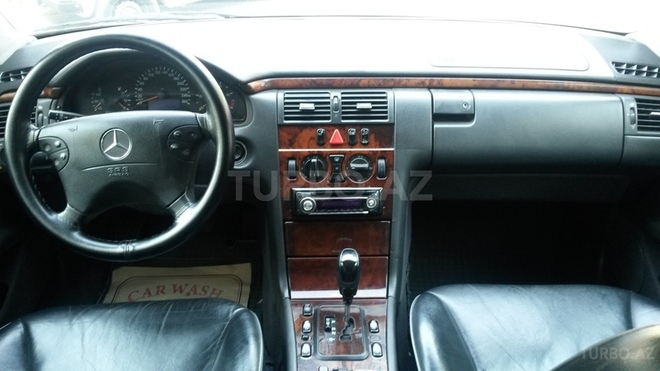 Mercedes E 220 2000, 187,000 km - 2.2 l - Bakı