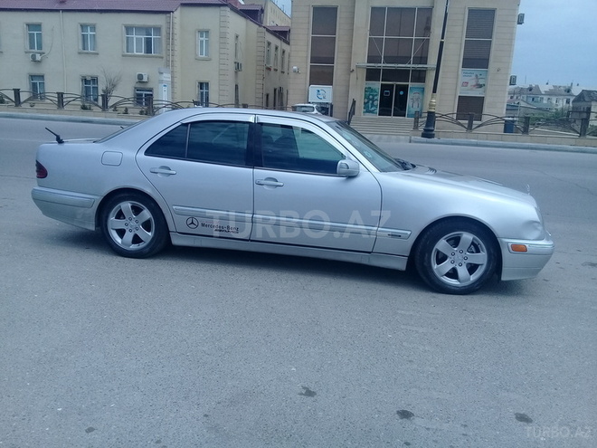 Mercedes E 220 2000, 320,000 km - 2.2 l - Bakı