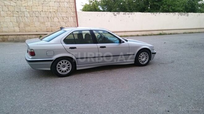BMW 323 1997, 420,000 km - 2.5 л - Bakı
