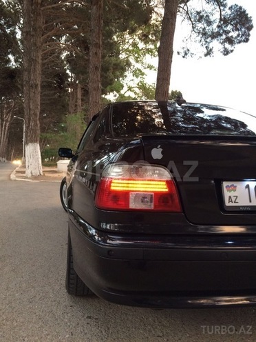 BMW 528 1999, 300,000 km - 2.8 л - Sumqayıt