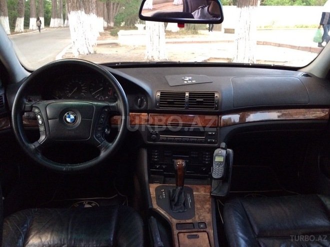 BMW 528 1999, 300,000 km - 2.8 л - Sumqayıt