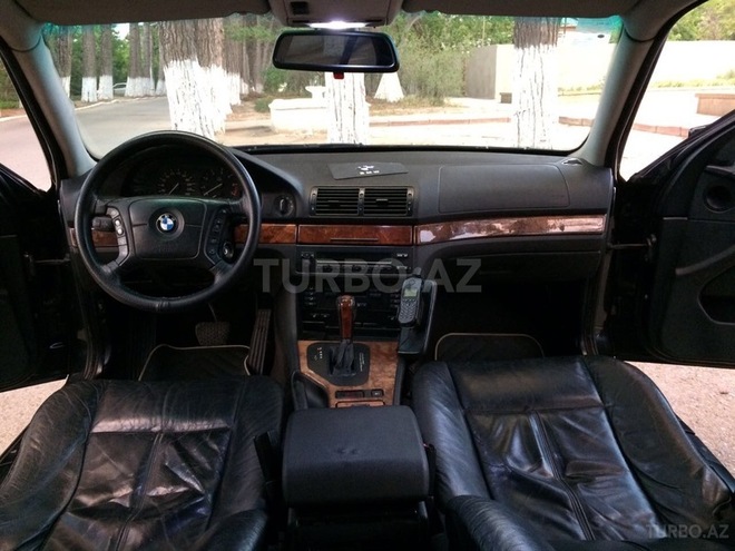 BMW 528 1999, 300,000 km - 2.8 л - Sumqayıt