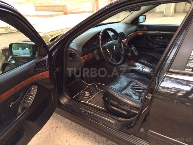 BMW 528 1999, 300,000 km - 2.8 л - Sumqayıt