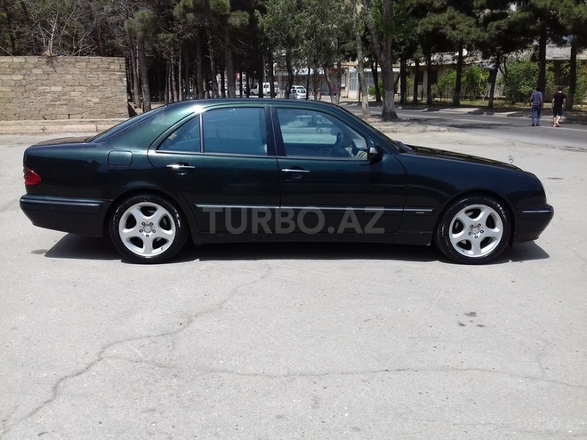 Mercedes E 280 2000, 250,000 km - 2.8 л - Bakı
