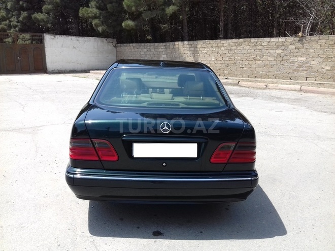 Mercedes E 280 2000, 250,000 km - 2.8 л - Bakı