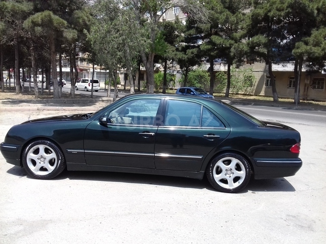 Mercedes E 280 2000, 250,000 km - 2.8 л - Bakı