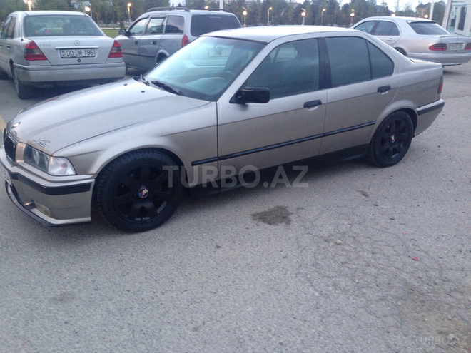 BMW 320 1991, 245,000 km - 2.0 л - Bakı