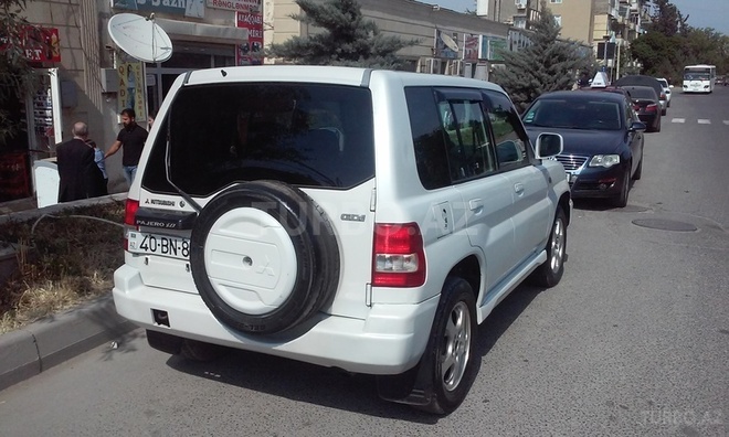 Mitsubishi Pajero io 1999, 130,000 km - 1.8 л - Bakı
