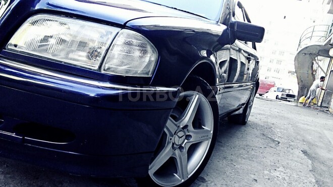 Mercedes C 230 1999, 240,000 km - 2.3 l - Bakı