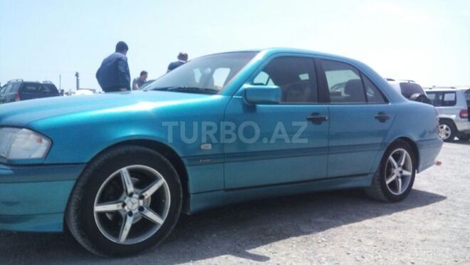 Mercedes C 220 1999, 325,654 km - 2.2 l - Bakı