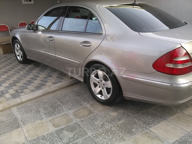 Mercedes E 220 2002, 315,000 km - 2.2 l - Bakı
