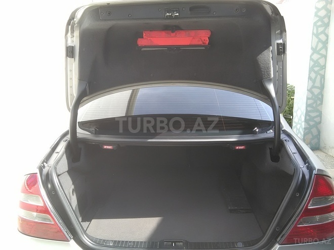 Mercedes E 220 2002, 315,000 km - 2.2 l - Bakı