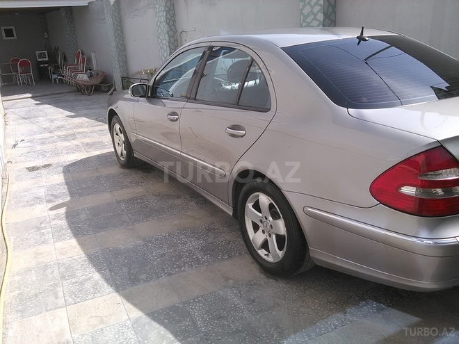 Mercedes E 220 2002, 315,000 km - 2.2 l - Bakı