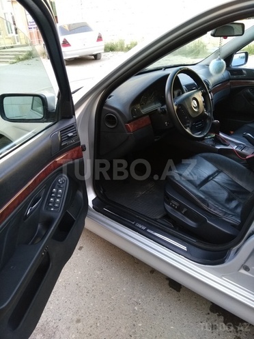 BMW 525 2002, 235,000 km - 2.5 л - Bakı