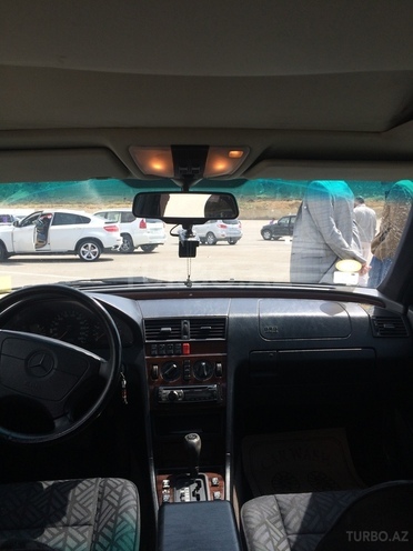 Mercedes C 180 1995, 299,500 km - 1.8 l - Bakı