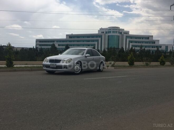 Mercedes E 240 2003, 194,000 km - 2.6 л - Bakı