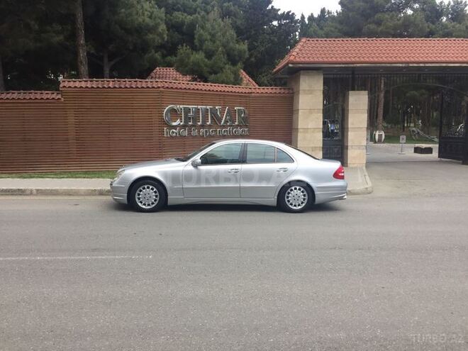 Mercedes E 240 2003, 194,000 km - 2.6 л - Bakı