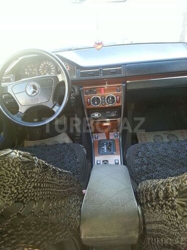 Mercedes E 220 1993, 393,532 km - 2.2 l - Bakı