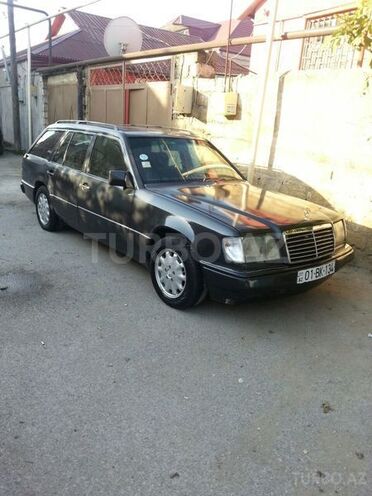 Mercedes E 220 1993, 393,532 km - 2.2 l - Bakı