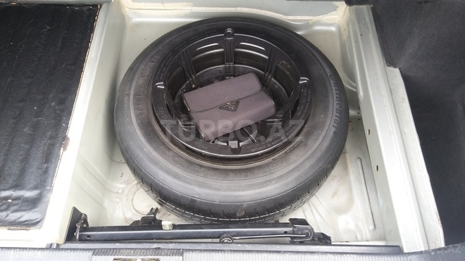 Mercedes E 260 1998, 267,300 km - 2.4 l - Bakı