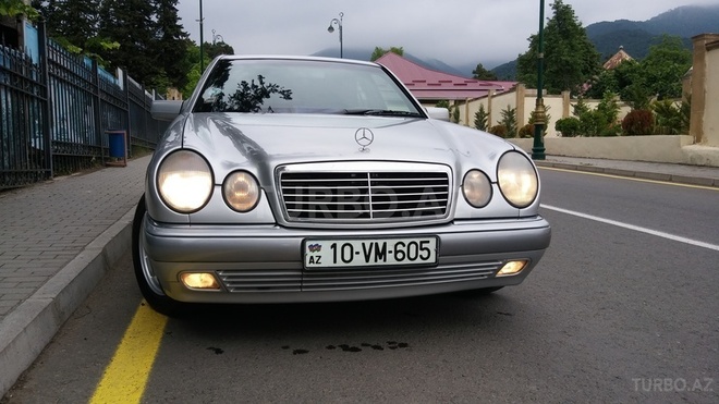 Mercedes E 260 1998, 267,300 km - 2.4 l - Bakı