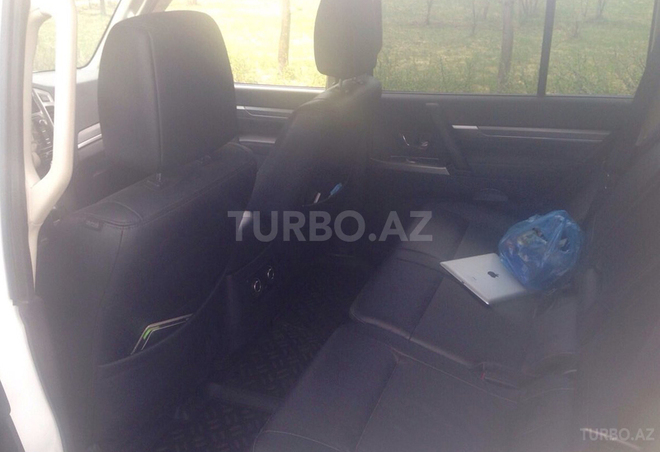 Mitsubishi Pajero 2015, 20,000 km - 3.0 л - Bakı