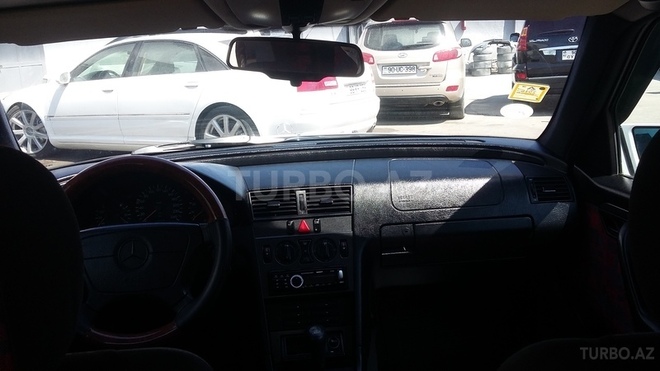 Mercedes  1996, 300 km - 2.2 l - Bakı