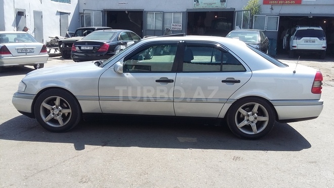 Mercedes  1996, 300 km - 2.2 l - Bakı