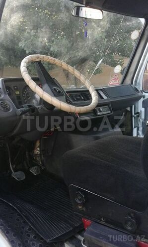 Mercedes 208 D 1991, 250,000 km - 2.7 l - Biləsuvar
