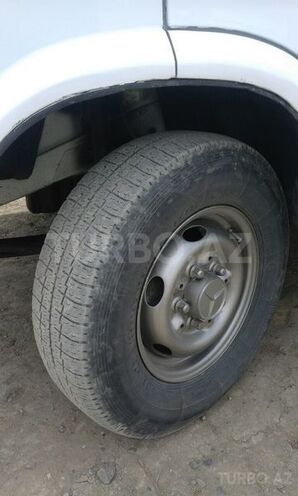 Mercedes 208 D 1991, 250,000 km - 2.7 l - Biləsuvar
