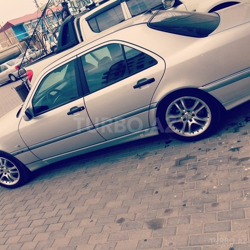 Mercedes C 240 1999, 256,789 km - 2.4 l - Bakı