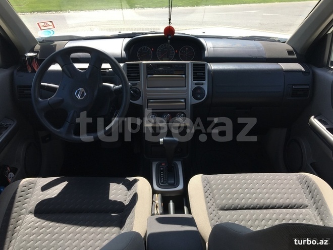 Nissan X-Trail 2010, 176,000 km - 2.5 л - Bakı