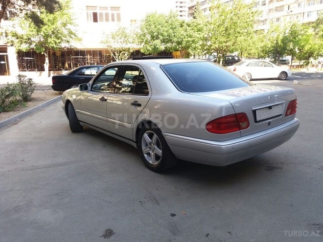 Mercedes E 230 1997, 252,000 km - 2.3 l - Bakı