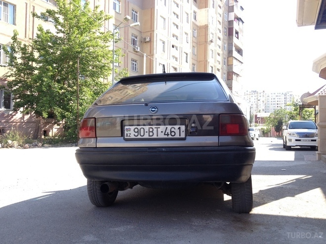 Opel Astra 1993, 230,000 km - 1.6 l - Bakı