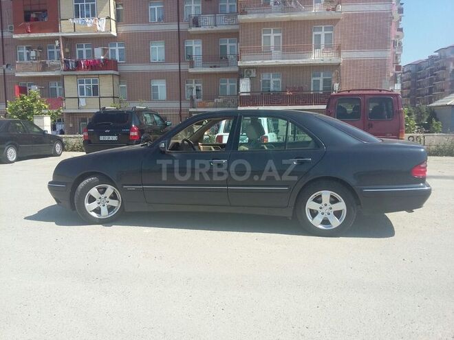 Mercedes E 240 1999, 193,000 km - 2.4 l - Bakı