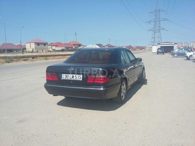 Mercedes E 240 1999, 193,000 km - 2.4 l - Bakı