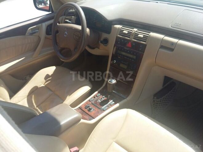 Mercedes E 240 1999, 193,000 km - 2.4 l - Bakı