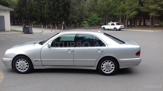 Mercedes E 270 2000, 340,000 km - 2.7 l - Sumqayıt