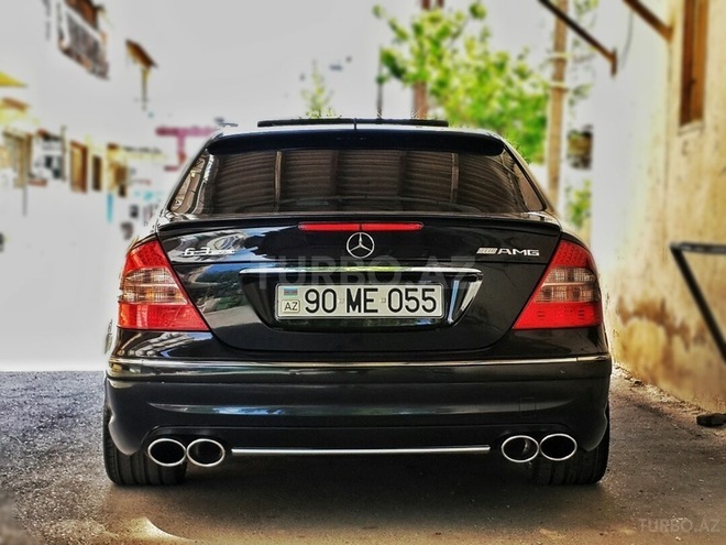 Mercedes E 320 2004, 239,000 km - 3.2 l - Bakı