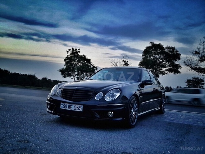 Mercedes E 320 2004, 239,000 km - 3.2 l - Bakı