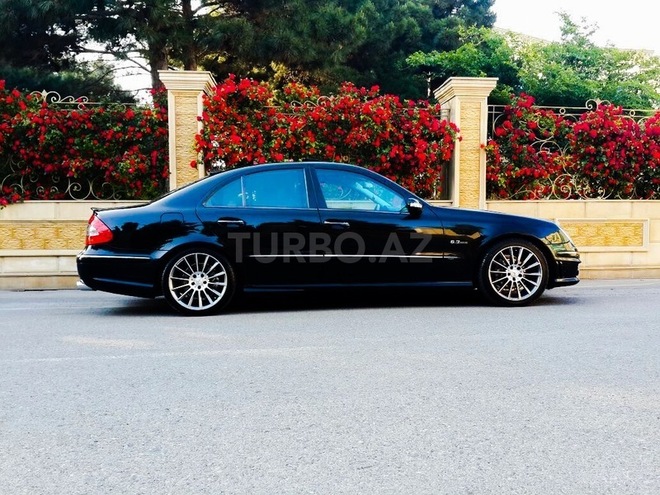 Mercedes E 320 2004, 239,000 km - 3.2 l - Bakı