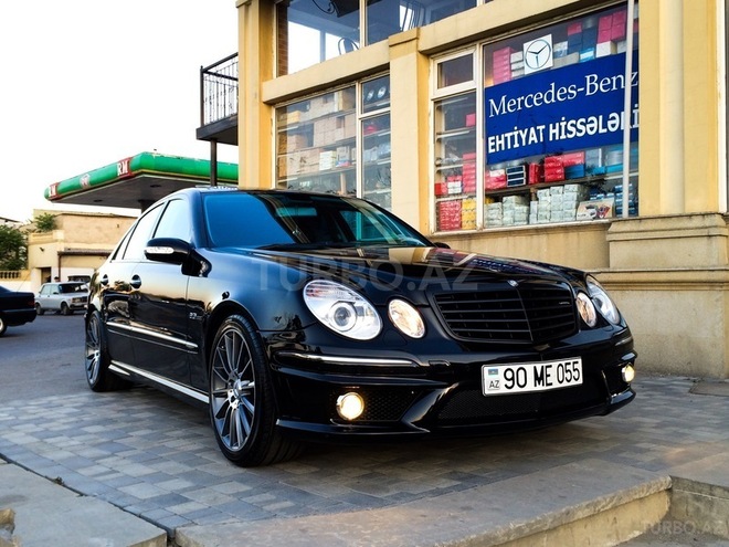 Mercedes E 320 2004, 239,000 km - 3.2 l - Bakı