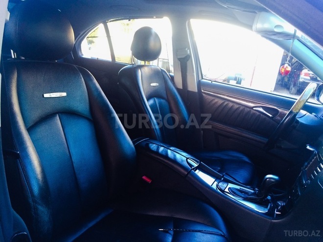 Mercedes E 320 2004, 239,000 km - 3.2 l - Bakı